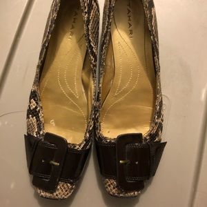 Tahari shoes size 6.5